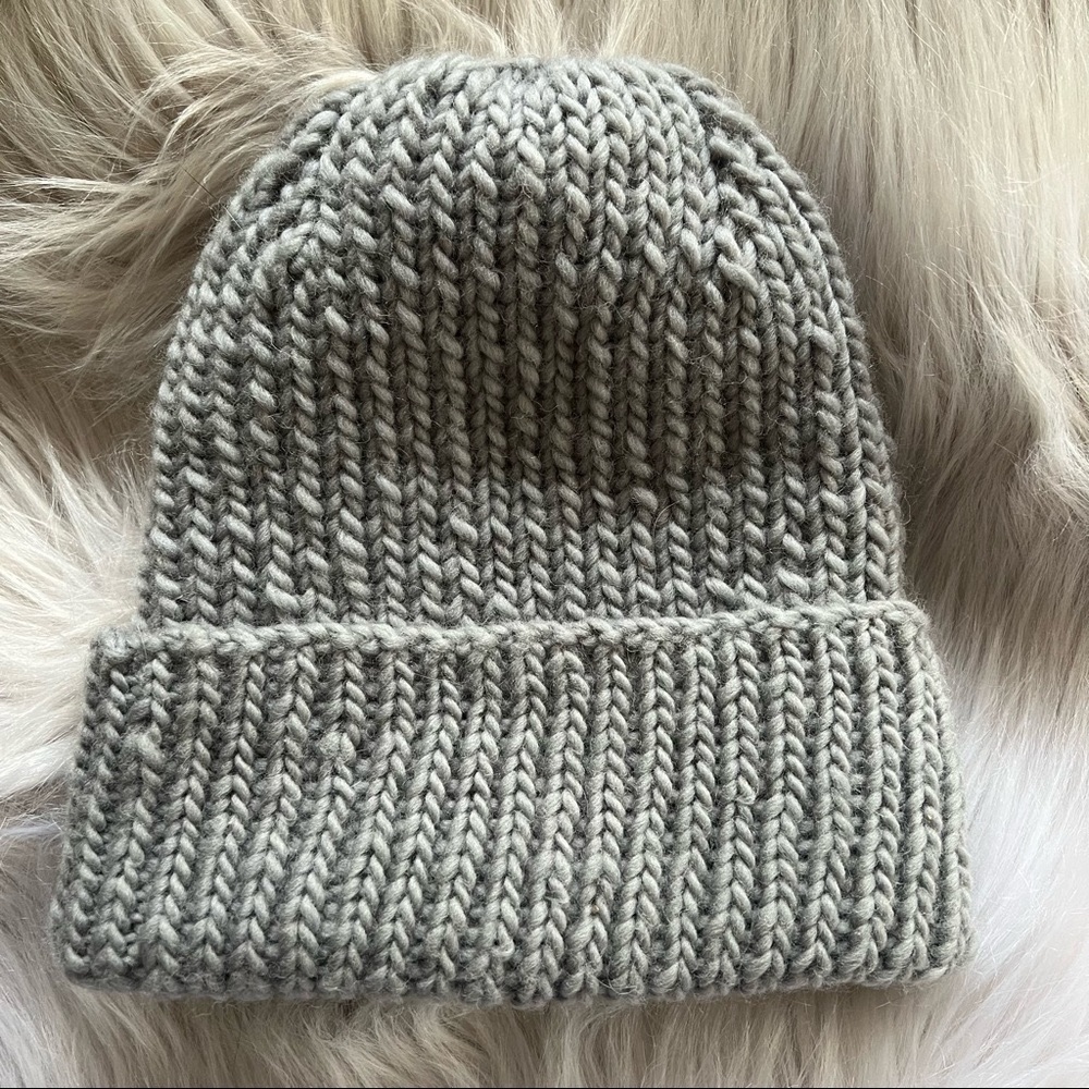 Handmade 100% Wool Ribbed Women’s Beanie Hat Gift for Her 🎄